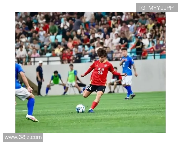 足球明星精彩瞬间捕捉球场上拿球的炫酷照片合集